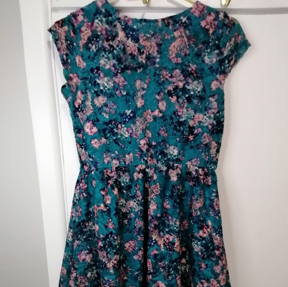 Dress - Picture 5 of 6